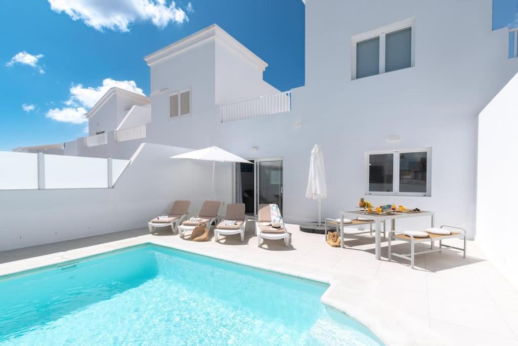 Casa Lolalo - Modern Villa With Pool, 15Min Walk To Marina Rubicon Коста Бланка Экстерьер фото