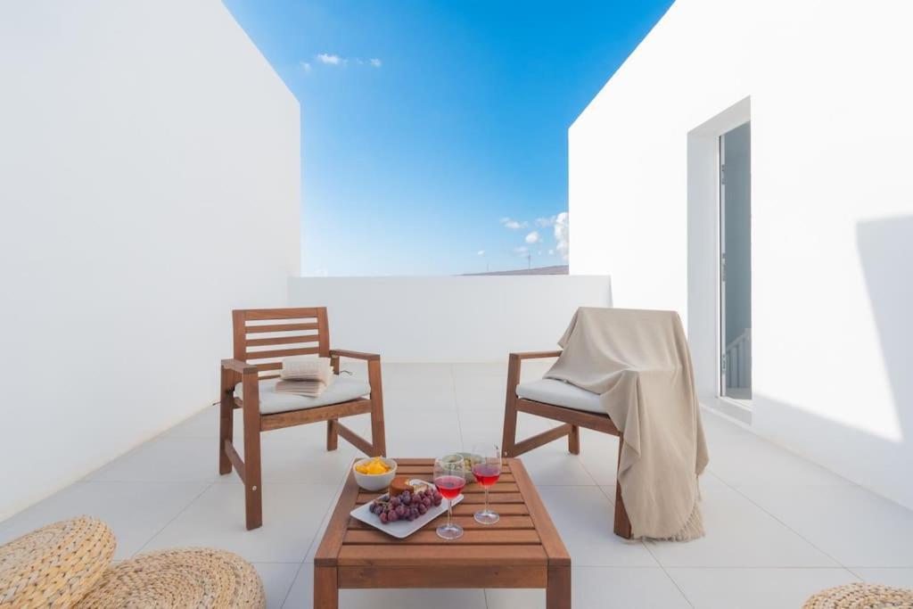 Casa Lolalo - Modern Villa With Pool, 15Min Walk To Marina Rubicon Коста Бланка Экстерьер фото